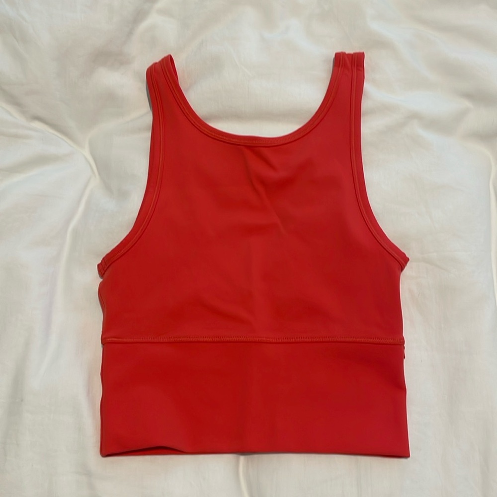 Lululemon• power pivot tank